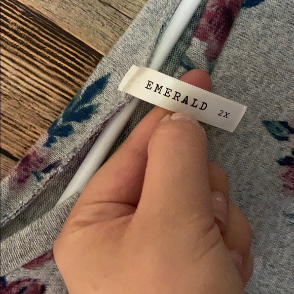 Floral sweater - Picture 3 of 3